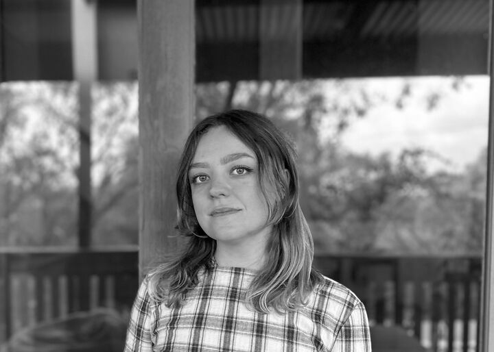 Thea Jones headshot